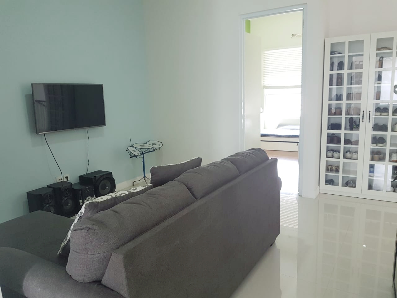 Rumah 2 Lantai Semi Furnished Lokasi strategis dekat ke Tol TB Simatupang & Stasiun Pasar Minggu