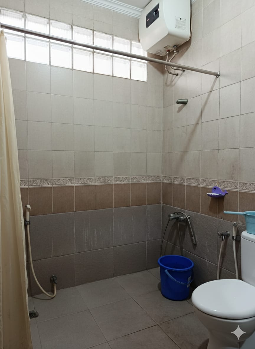 Rumah 2 Lantai di Ciputat, Dekat Pintu Tol Pamulang, Jalan Lebar 2 Mobil