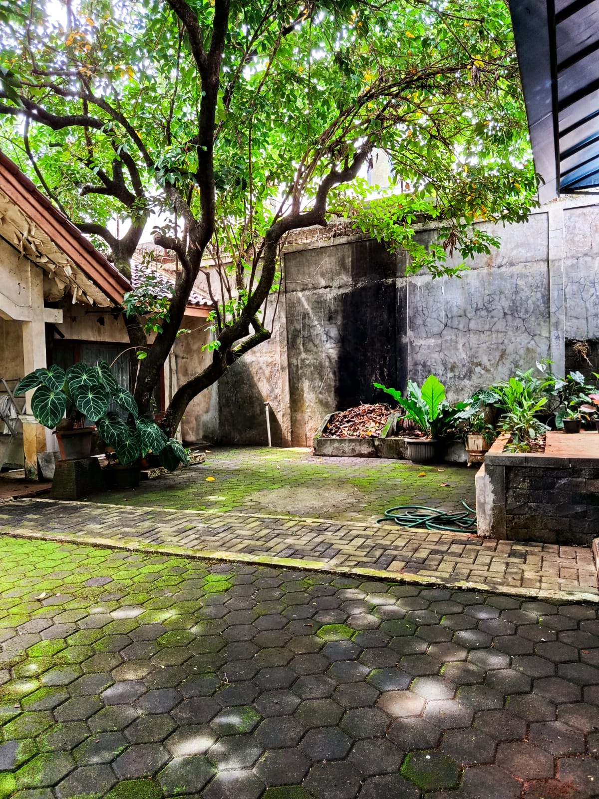 Rumah 2 Lantai di Ciputat, Dekat Pintu Tol Pamulang, Jalan Lebar 2 Mobil