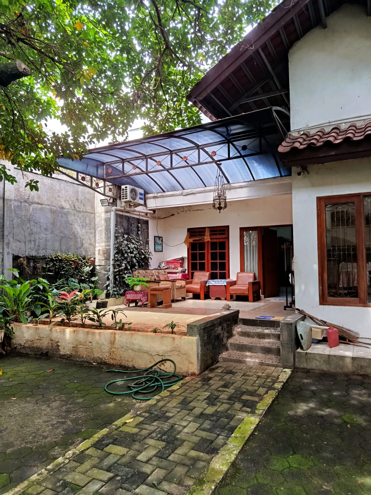 Rumah 2 Lantai di Ciputat, Dekat Pintu Tol Pamulang, Jalan Lebar 2 Mobil