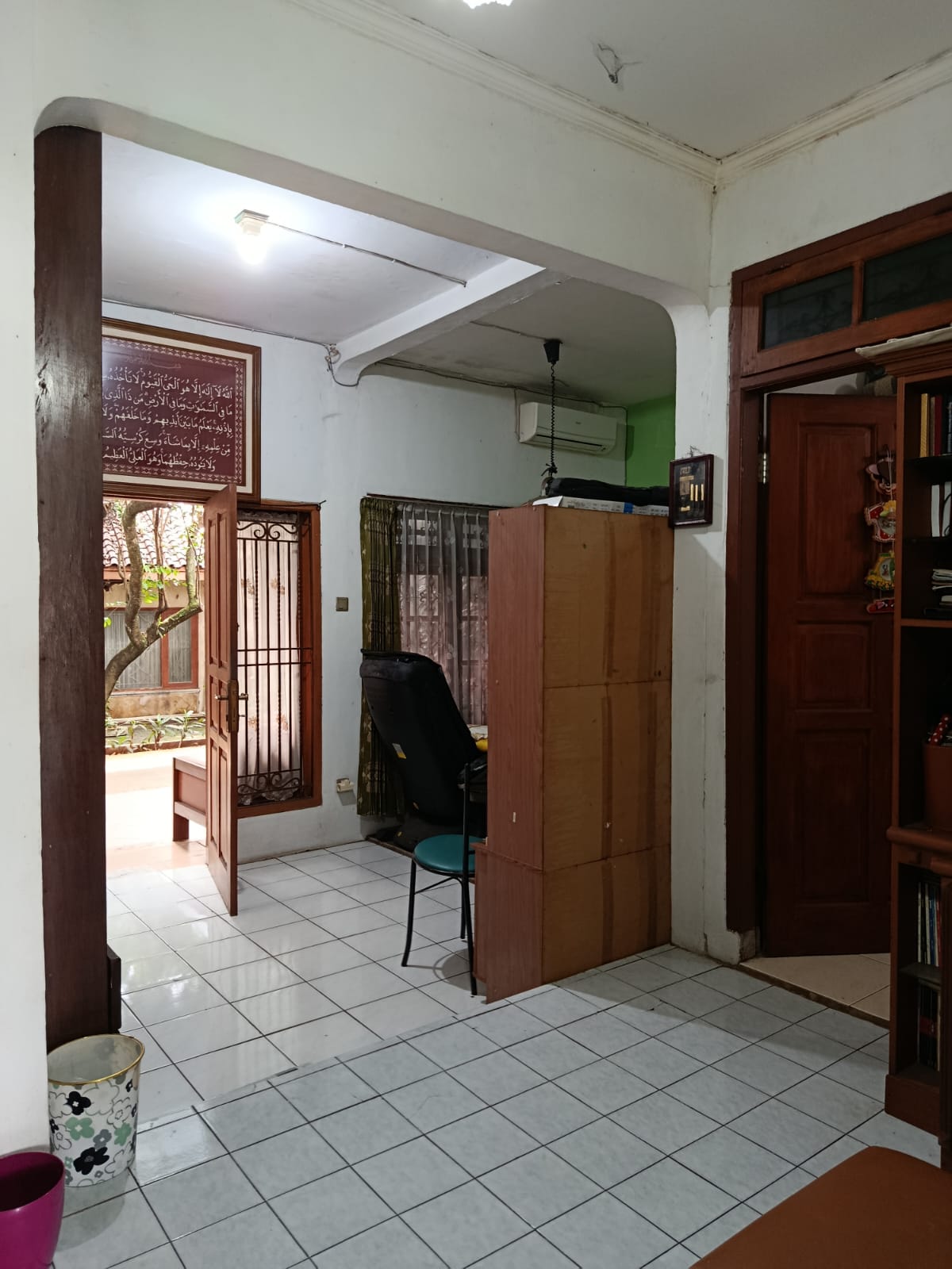 Rumah 2 Lantai di Ciputat, Dekat Pintu Tol Pamulang, Jalan Lebar 2 Mobil