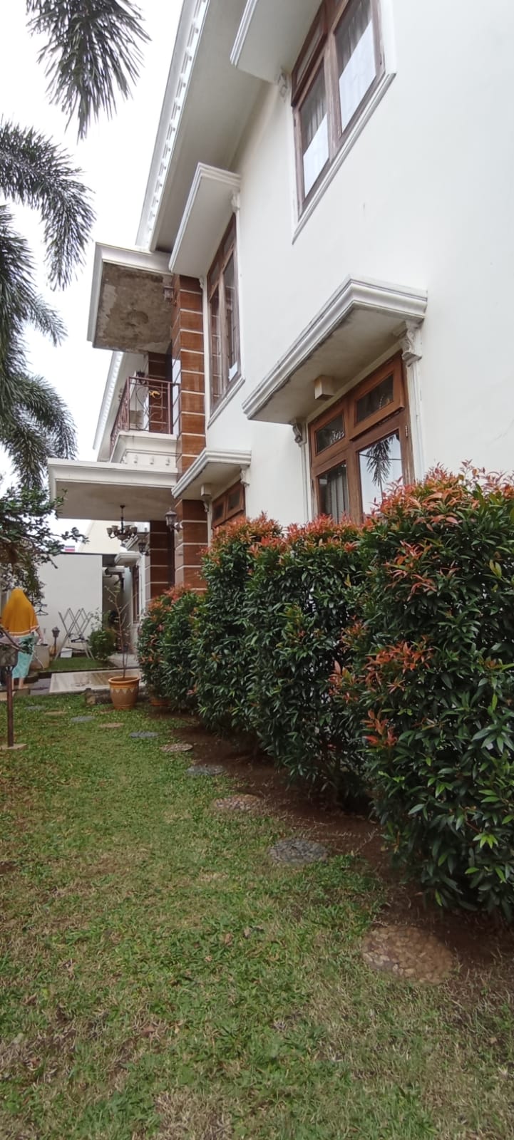 Dijual Rumah 2 Lantai Siap Huni di Pondok Cabe, Hoek, Dekat RS Mitra Keluarga Pondok Cabe