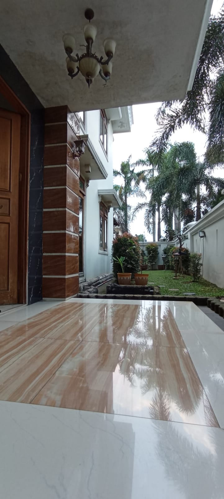 Dijual Rumah 2 Lantai Siap Huni di Pondok Cabe, Hoek, Dekat RS Mitra Keluarga Pondok Cabe