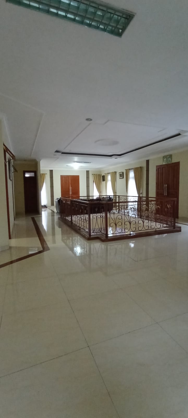 Dijual Rumah 2 Lantai Siap Huni di Pondok Cabe, Hoek, Dekat RS Mitra Keluarga Pondok Cabe