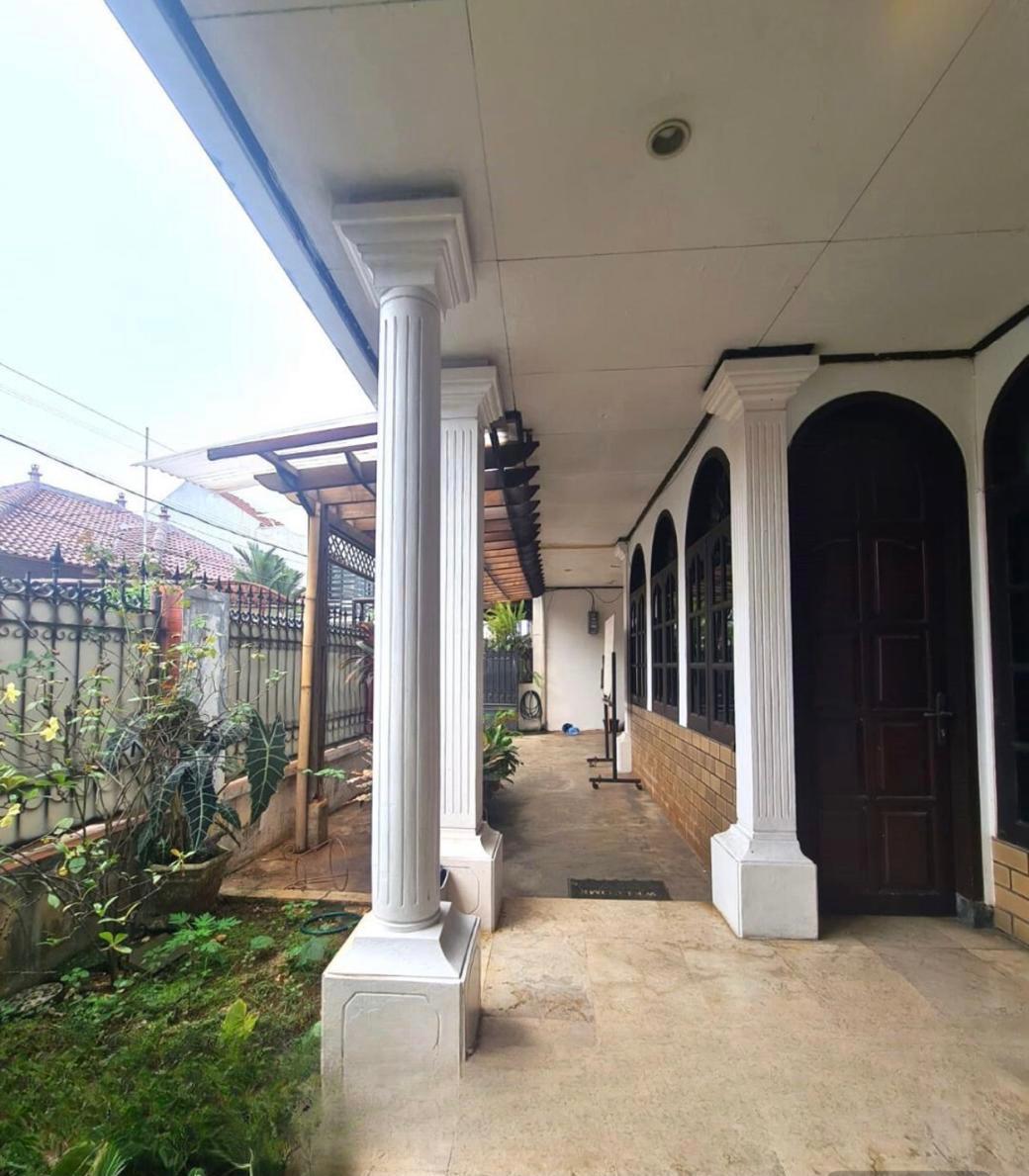 Rumah Dijual 1 Lantai di Cinere, Rumah Lama, Jalan lebar 2 Mobil, Tidak banjir 