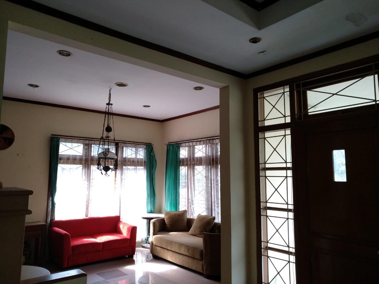 Dijual Rumah 2 Lantai di Andara Cinere, Lebar Jalan 2 mobil. Hanya 150 m ke Pintu Toll Desari. 7 menit ke CITOS