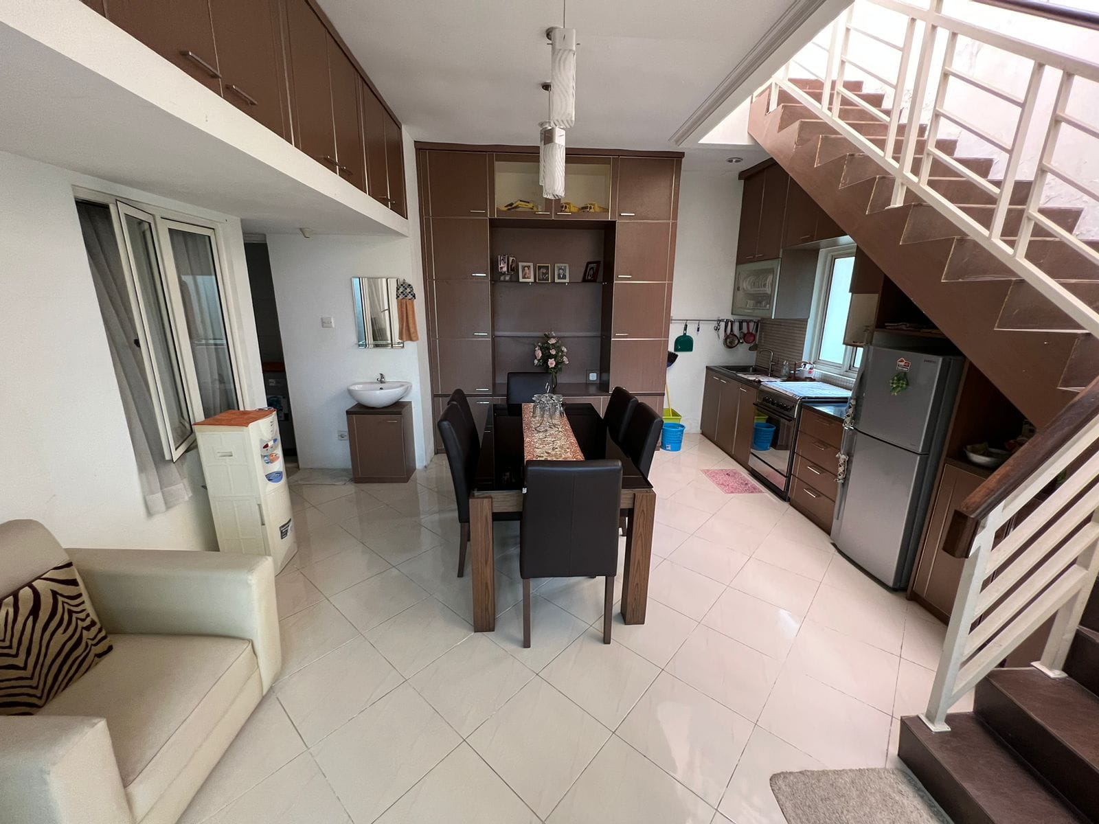 Rumah 1 Lantai di Rancamaya Golf Estate, Sudah Renovasi, Lokasi Hoek, Ada Taman, Terawat
