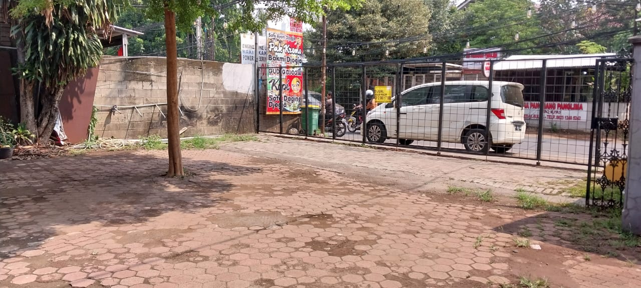 Dijual Rumah Hitung Tanah Di Lebak Bulus. Dipinggi Jalan Raya. Cocok Usaha