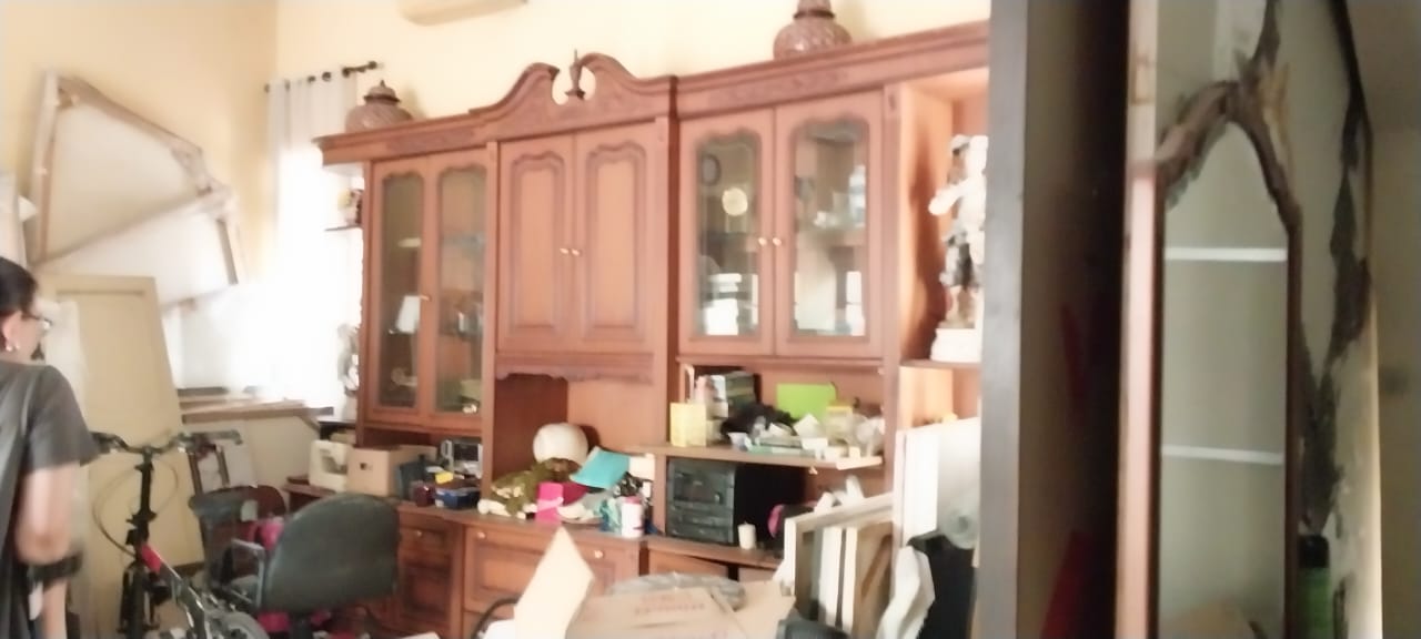 Dijual Rumah Hitung Tanah Di Lebak Bulus. Dipinggi Jalan Raya. Cocok Usaha