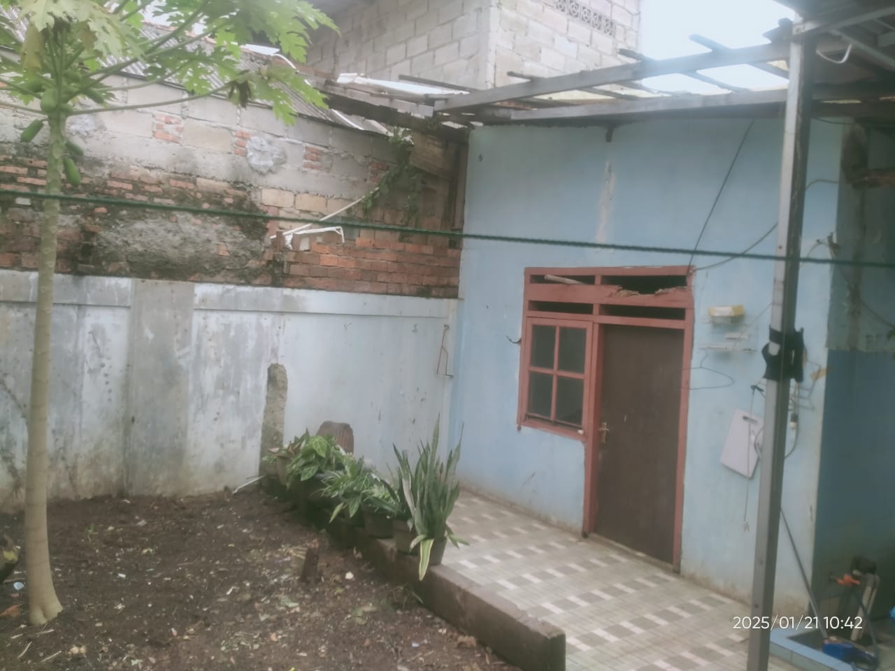 Jual Rumah Lama di Srengseng Sawah Kebagusan, Butuh Renovasi