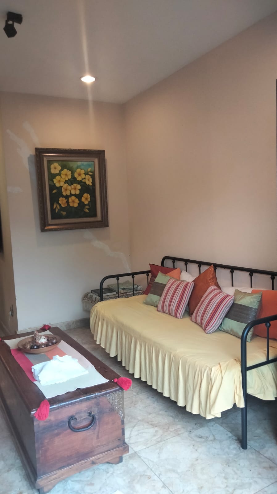 Rumah 2 Lantai Dalam Komplek di Pejaten, Design Arsitek, Lantai Marmer