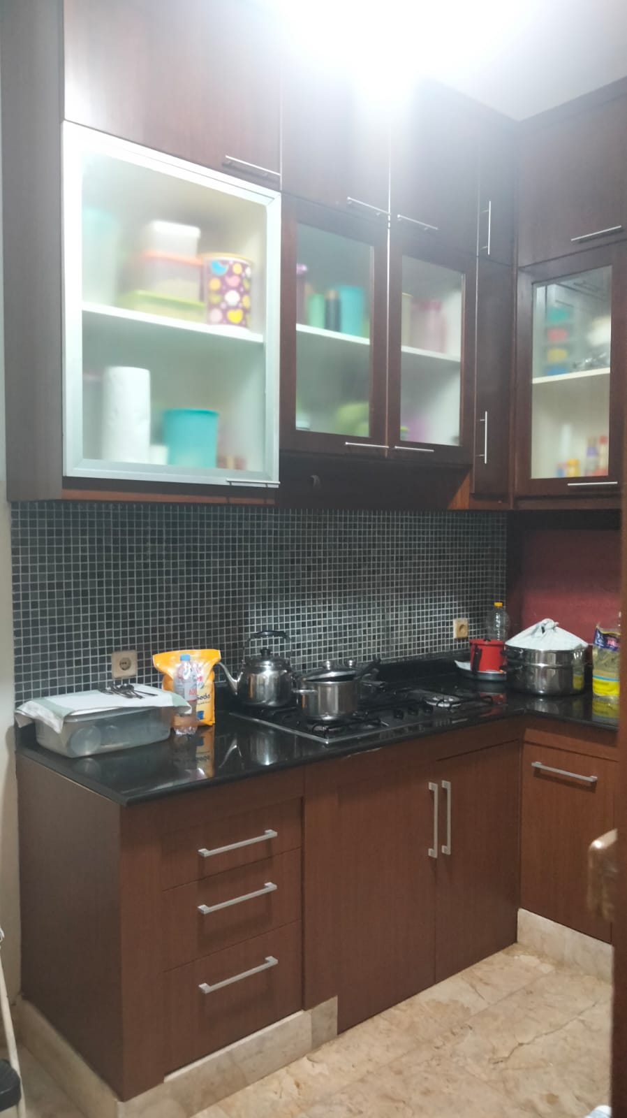 Rumah 2 Lantai Dalam Komplek di Pejaten, Design Arsitek, Lantai Marmer