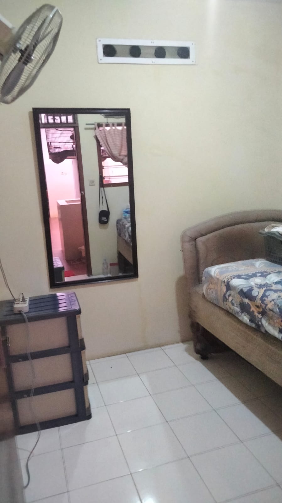 Rumah 2 Lantai Dalam Komplek di Pejaten, Design Arsitek, Lantai Marmer