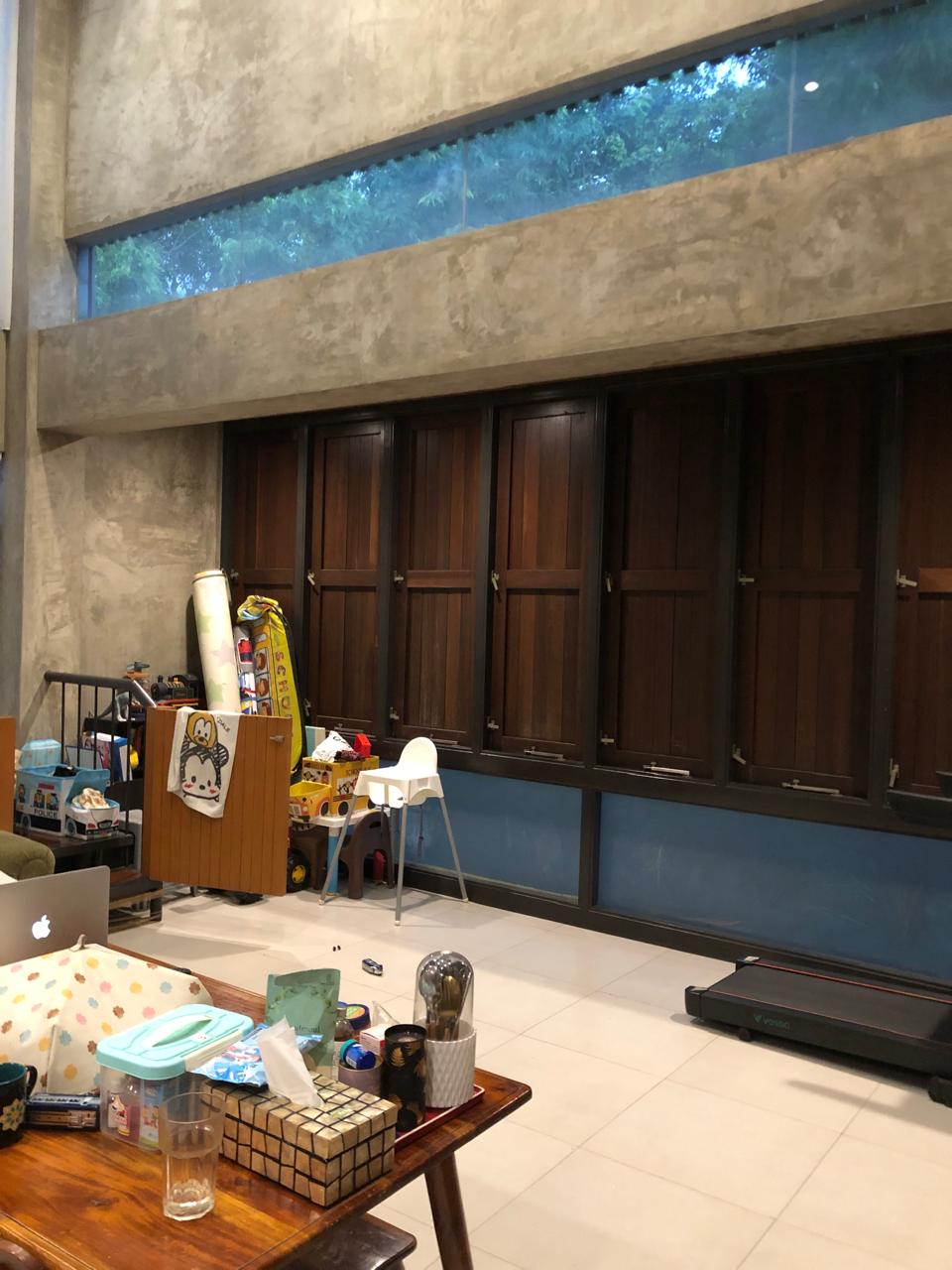 Rumah Dijual Di Pancoran, Dalam Komplek, Ada Basement dan Rooftop