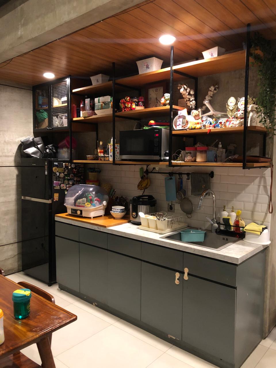 Rumah Dijual Di Pancoran, Dalam Komplek, Ada Basement dan Rooftop