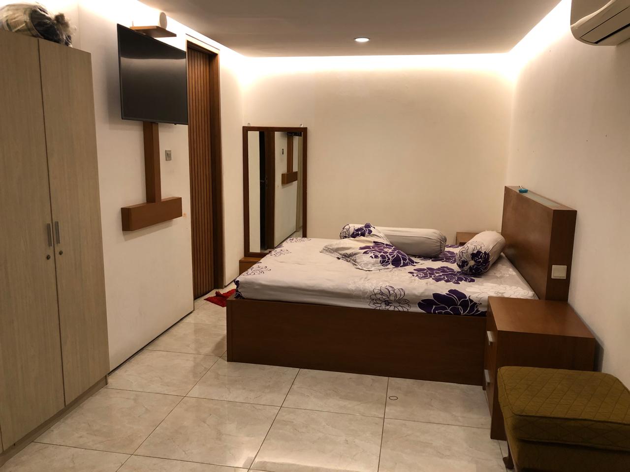 Rumah Dijual Di Pancoran, Dalam Komplek, Ada Basement dan Rooftop