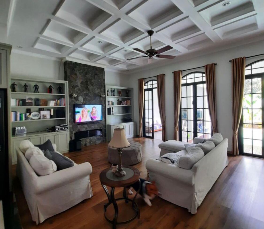 Dijual Rumah Modern Classic, Strategis, Dekat Veteran dan Pondok Indah