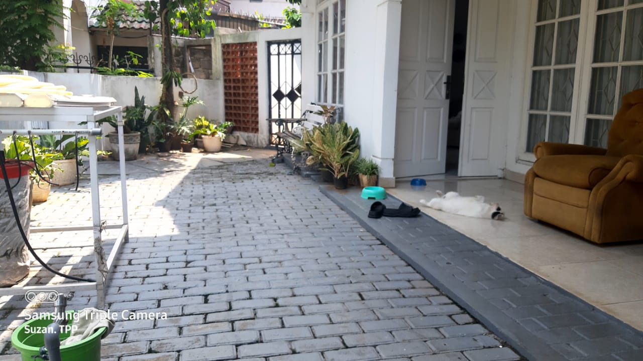 Rumah Dijual di Bintaro Sektor 3, Rumah 2 Lantai, Ada Backyard