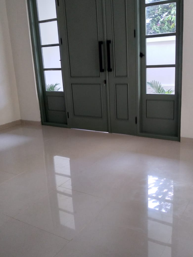 Rumah 2 Lantai Dijual di Villa Delima Lebak Bulus