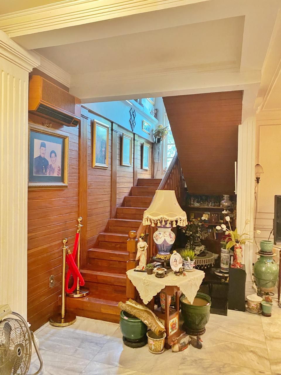 Rumah Dijual Di Tebet, 2 Lantai, Ada Kolam Renang