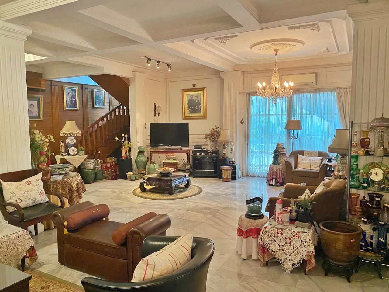 Rumah Dijual Di Tebet, 2 Lantai, Ada Kolam Renang