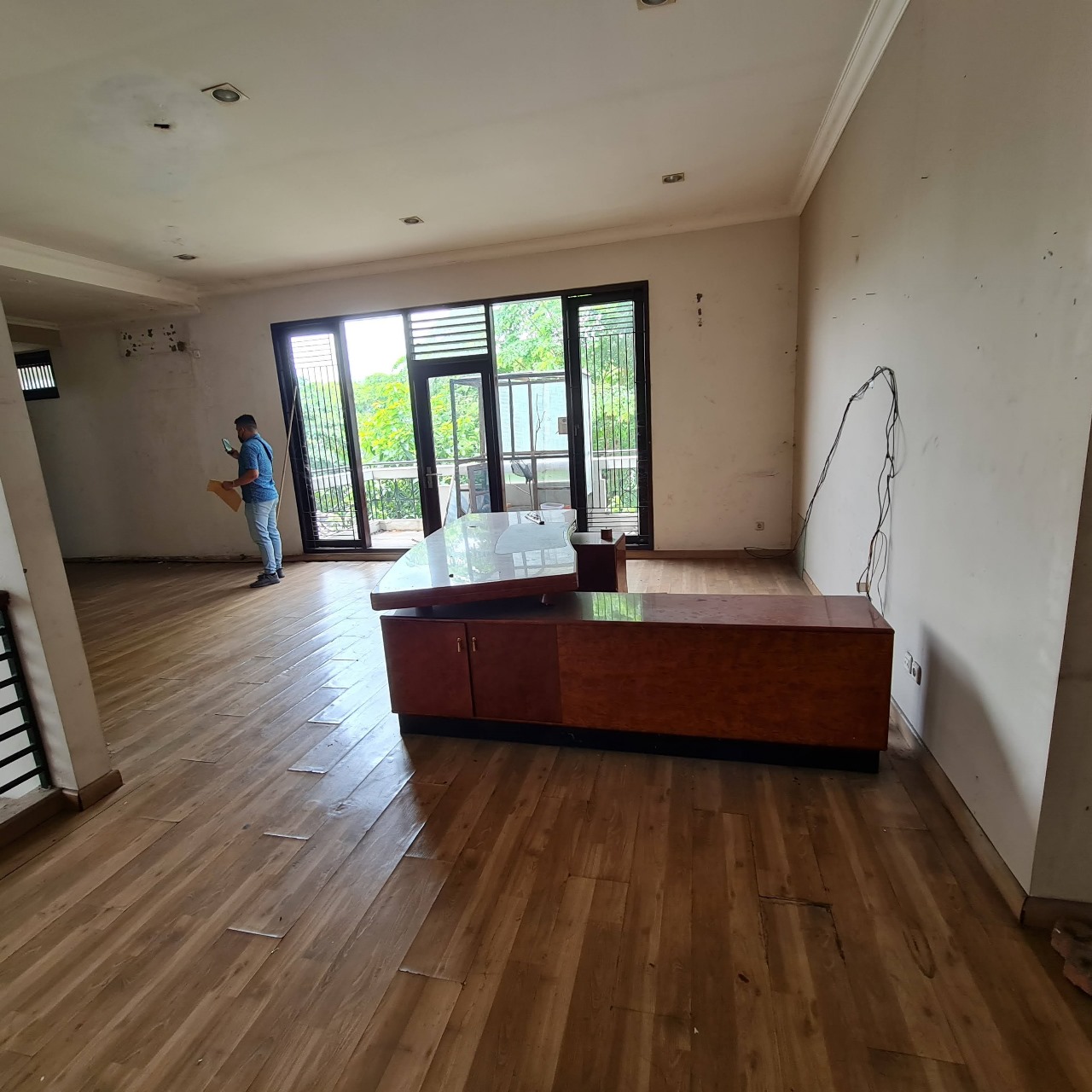 Rumah Dijual di Deplu, Taman Depan Belakang, High Ceiling