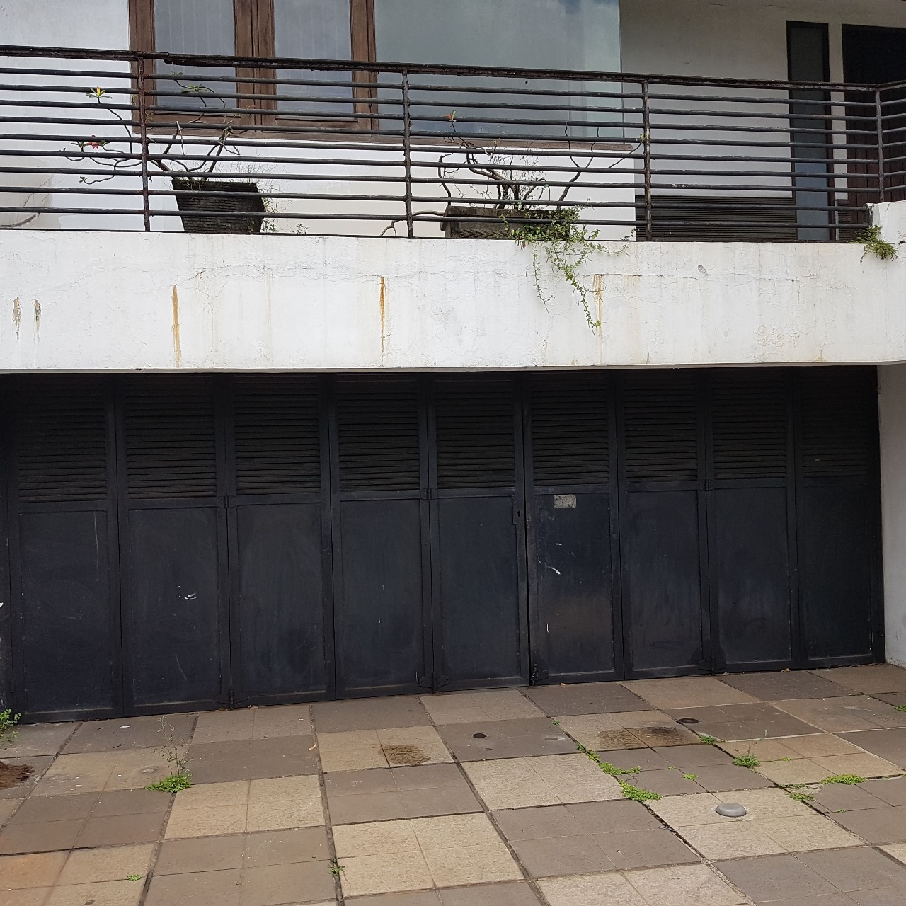 Rumah Dijual di Deplu, Taman Depan Belakang, High Ceiling