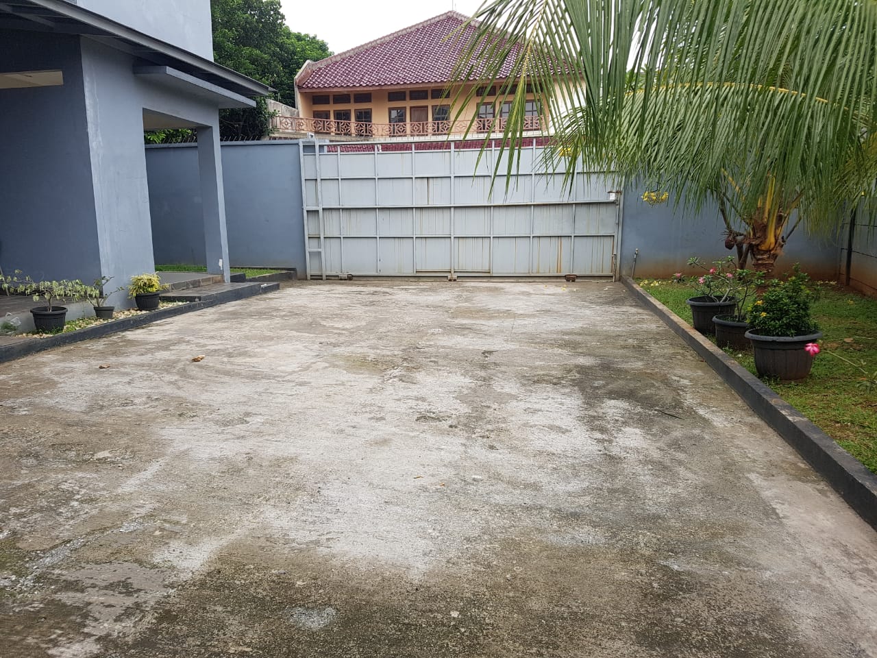 Rumah Dijual di Veteran, Bintaro, 2 Lantai, Dekat Tol Veteran, Akses Mudah ke PIM
