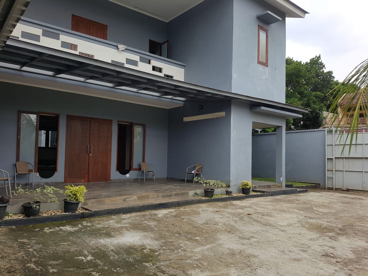 Rumah Dijual di Veteran, Bintaro, 2 Lantai, Dekat Tol Veteran, Akses Mudah ke PIM