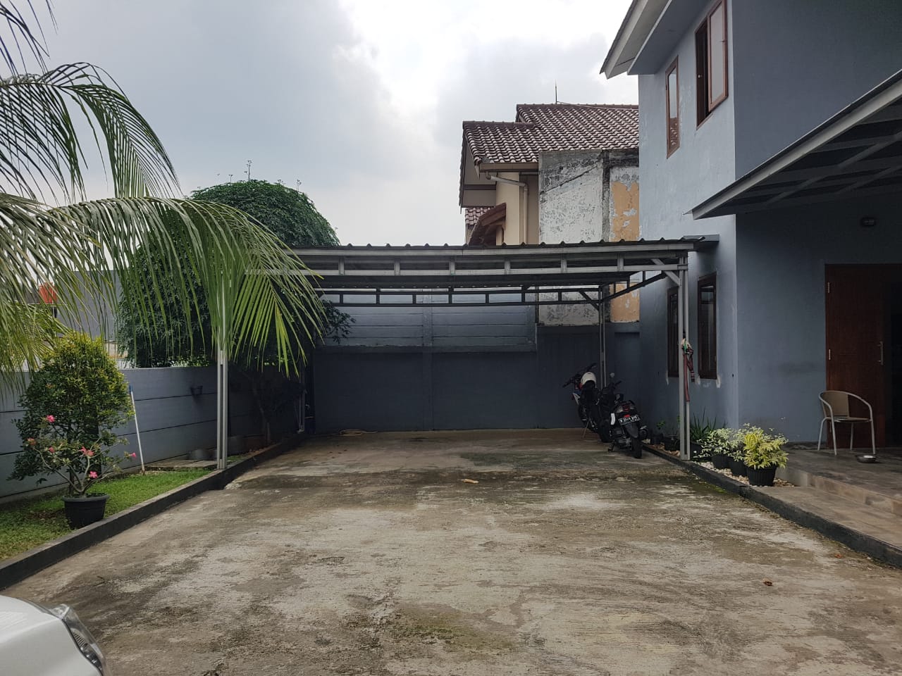 Rumah Dijual di Veteran, Bintaro, 2 Lantai, Dekat Tol Veteran, Akses Mudah ke PIM
