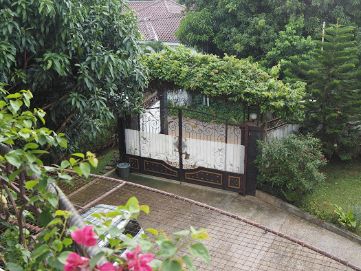 Dijual Rumah Mewah di Pondok Aren, Bintaro. Halaman Luas, Lingkungan Tenang
