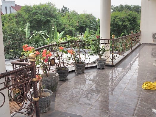 Dijual Rumah Mewah di Pondok Aren, Bintaro. Halaman Luas, Lingkungan Tenang