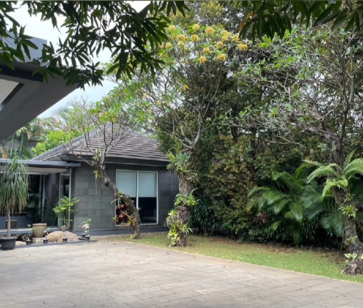 Rumah Dijual di Bintaro Sektor 5, Mewah, Luas