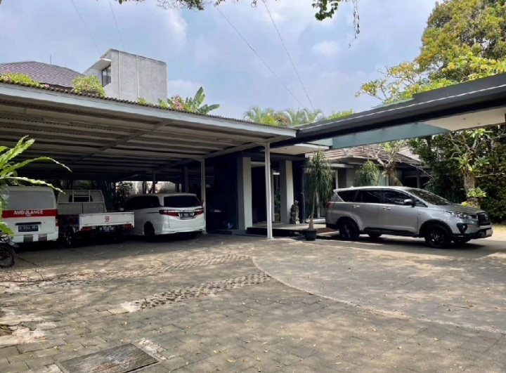 Rumah Dijual di Bintaro Sektor 5, Mewah, Luas