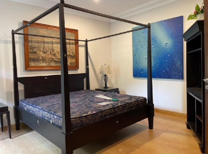 Rumah Dijual di Bintaro Sektor 5, Mewah, Luas