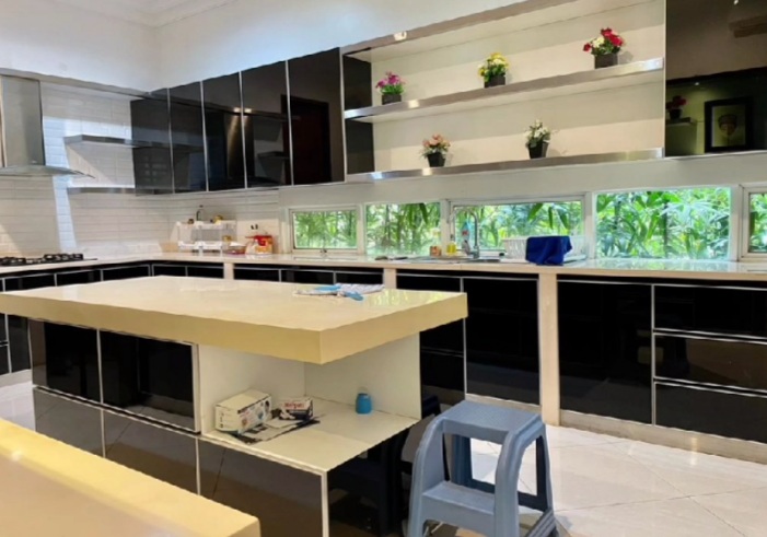 Rumah Dijual di Bintaro Sektor 5, Mewah, Luas