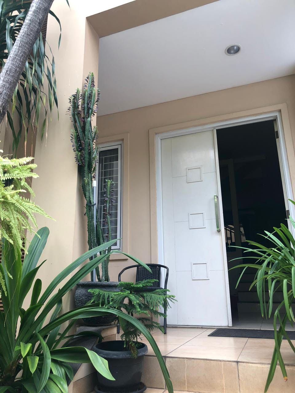 Rumah di Pondok Indah. Dekat PIM dan Akses mudah ke Jalan Ciputat Raya