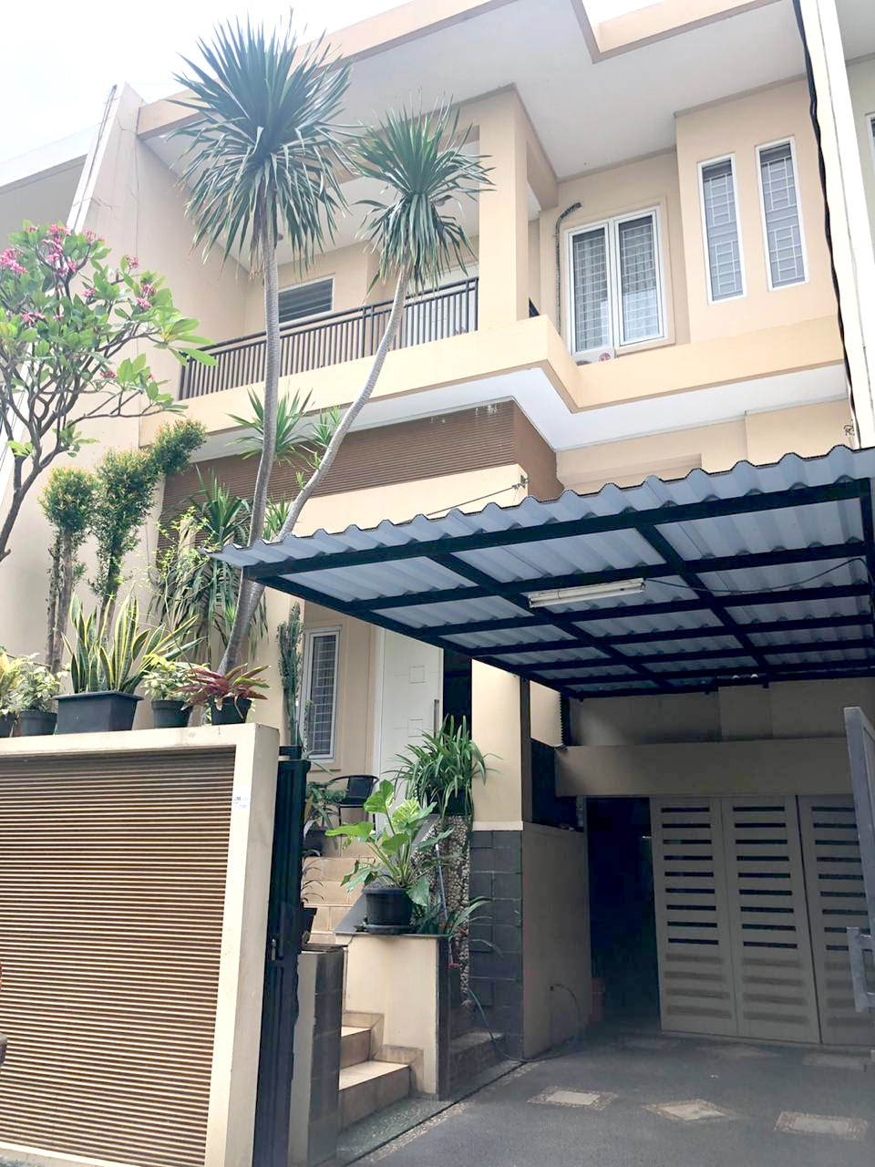 Rumah di Pondok Indah. Dekat PIM dan Akses mudah ke Jalan Ciputat Raya