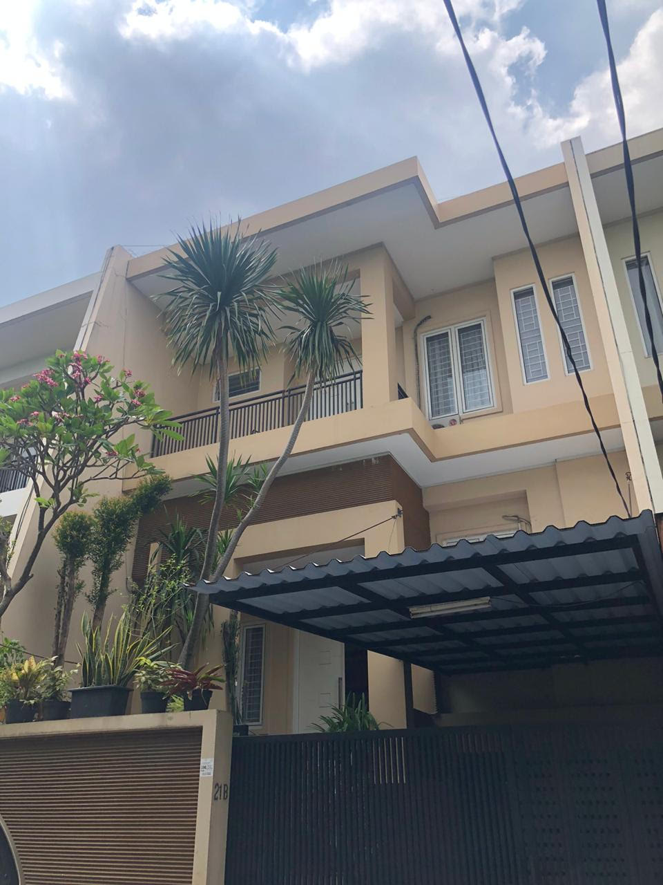 Rumah di Pondok Indah. Dekat PIM dan Akses mudah ke Jalan Ciputat Raya