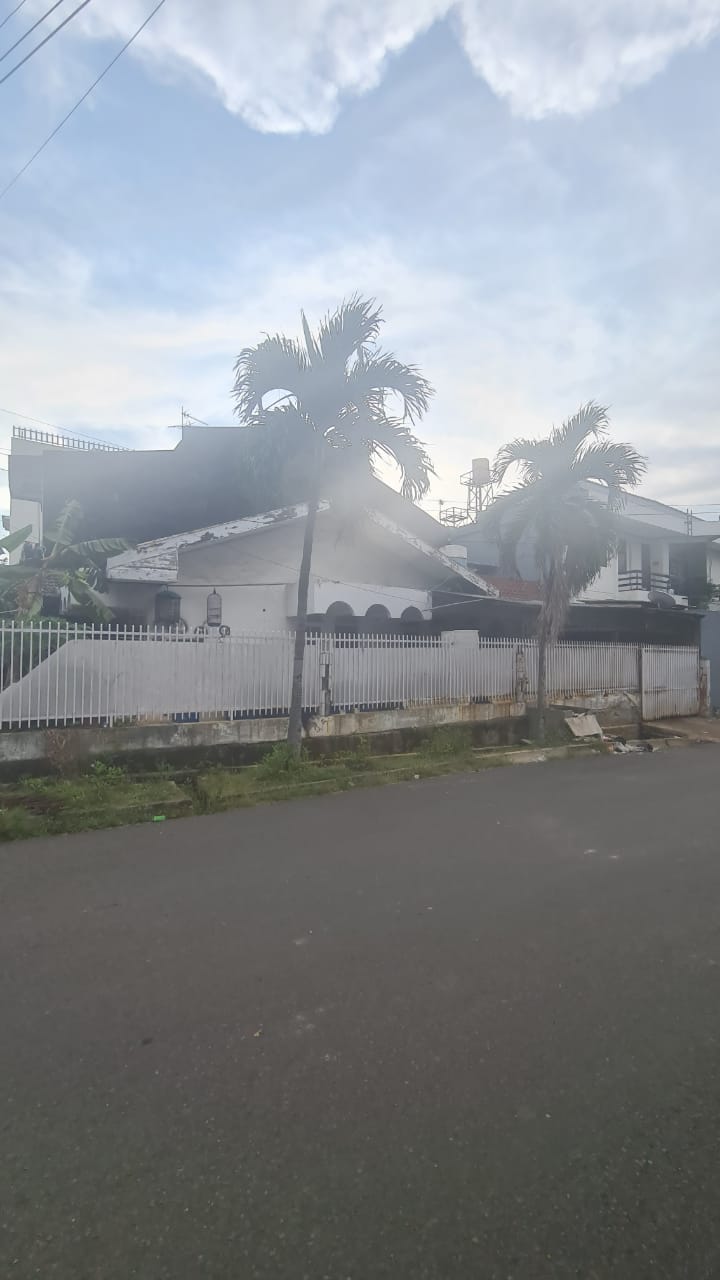 Rumah Lama Hitung Tanah Di Pondok Indah, Jalan Lebar, Tusuk Sate