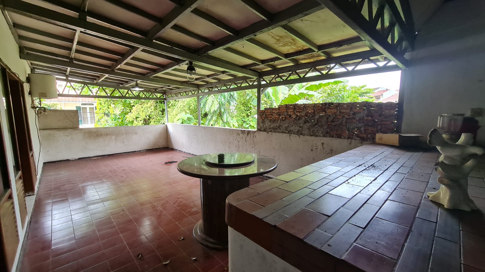 Rumah Lama 2 Lantai, Huk, di Pondok Indah, Samping Taman!