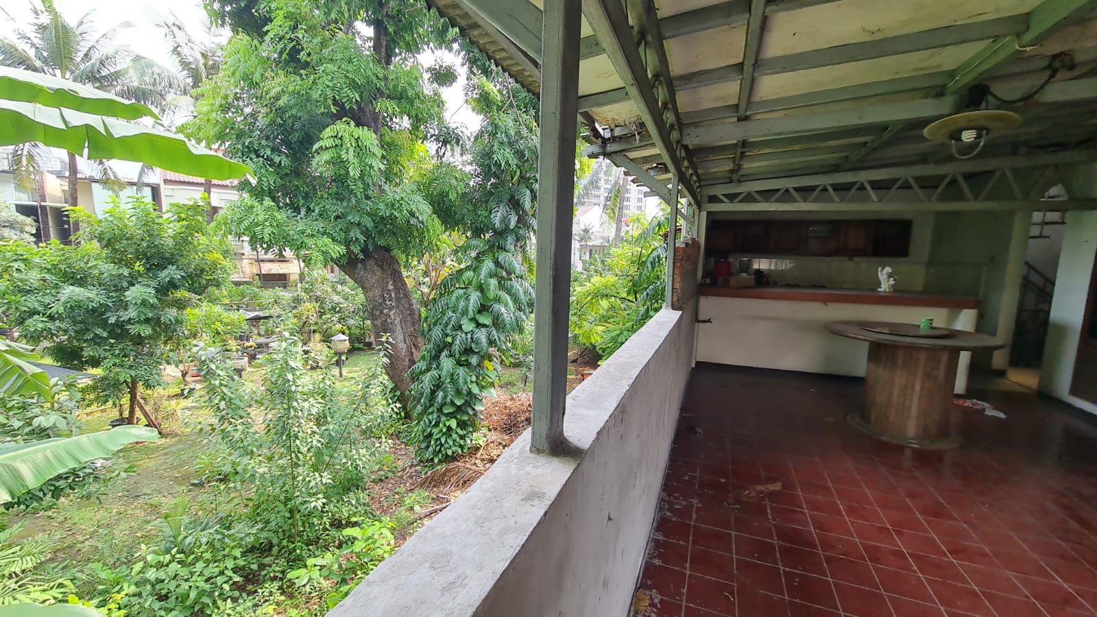 Rumah Lama 2 Lantai, Huk, di Pondok Indah, Samping Taman!