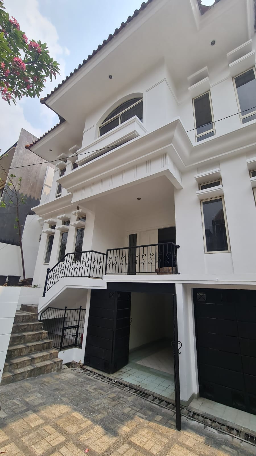 Rumah di Niaga Hijau Pondok Indah, Siap huni,strategis,dekat BCA Pondok Indah