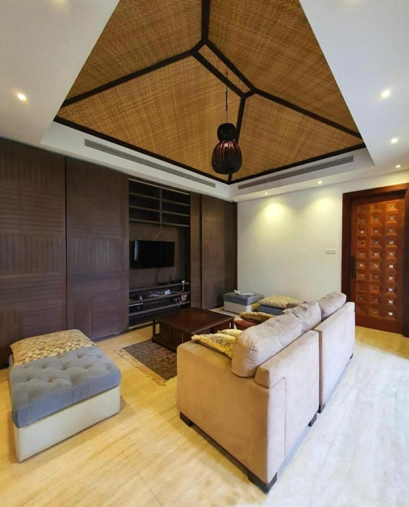 Rumah Brand New, Mewah, Depan Taman, Lokasi Tenang, Ada Pool