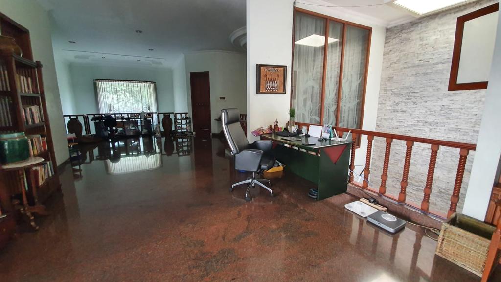 Rumah di Pondok Indah Jakarta Selatan. Halaman Luas