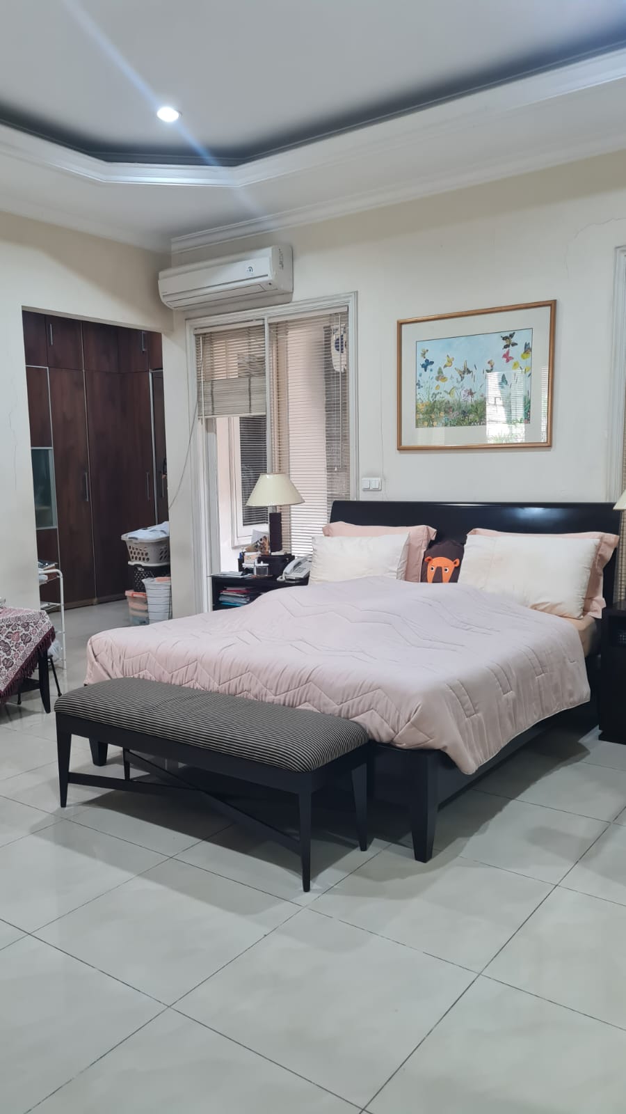 Rumah Mewah Depan Taman area Metro Alam dan Alam Asri, Langka. Ada Kolam Renang