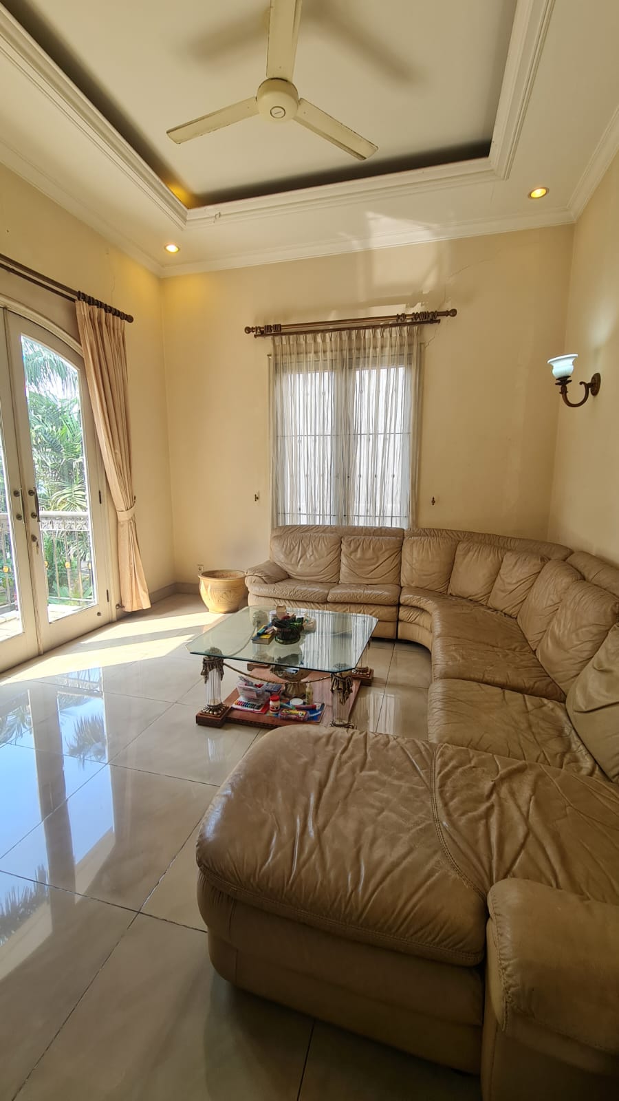 Rumah Mewah Depan Taman area Metro Alam dan Alam Asri, Langka. Ada Kolam Renang