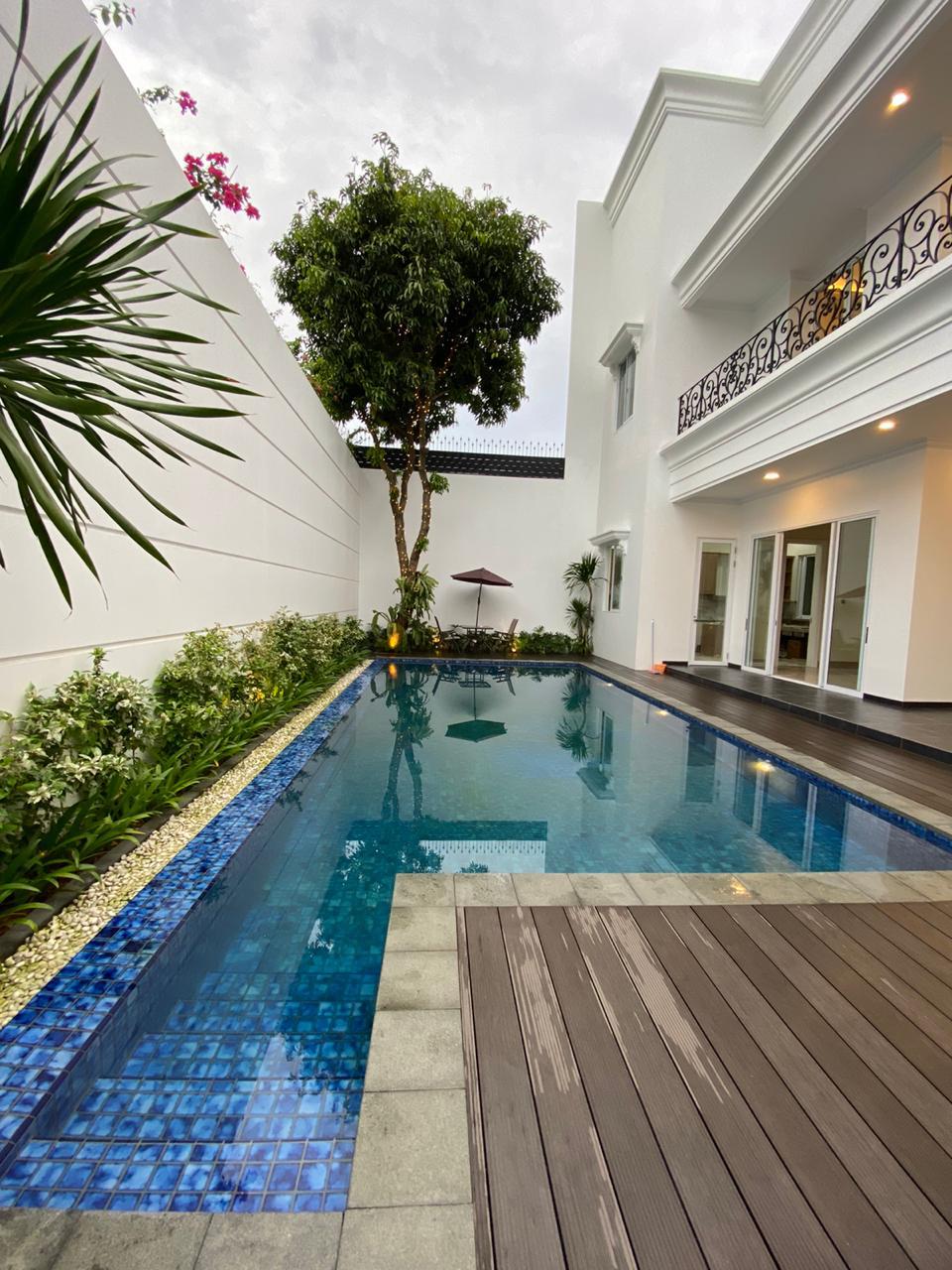 Rumah Mewah Brand New di Pondok Indah. Ada Pool