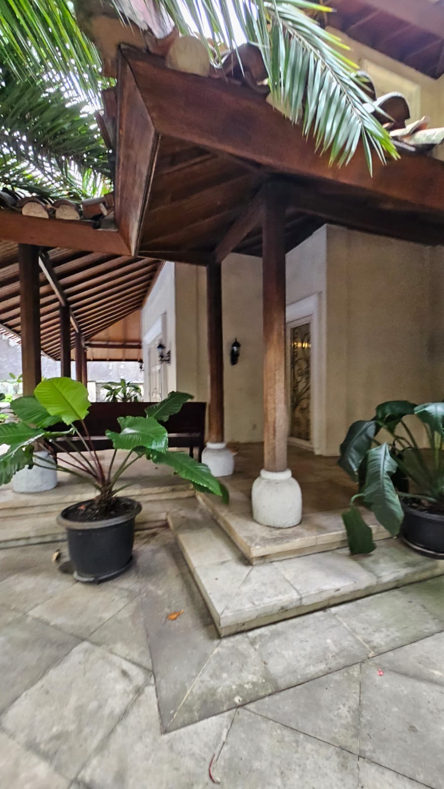 Jual Rumah Mewah 2 Lantai di Pondok Indah Halaman Luas Bisa Klinik Kantor Resto