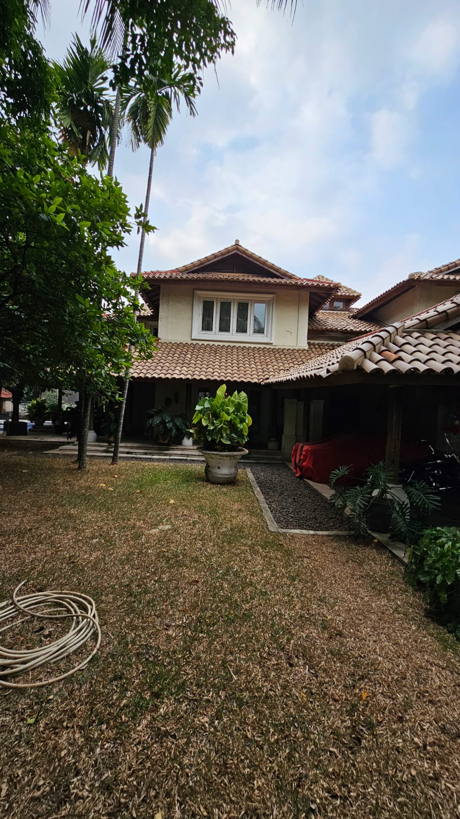 Jual Rumah Mewah 2 Lantai di Pondok Indah Halaman Luas Bisa Klinik Kantor Resto